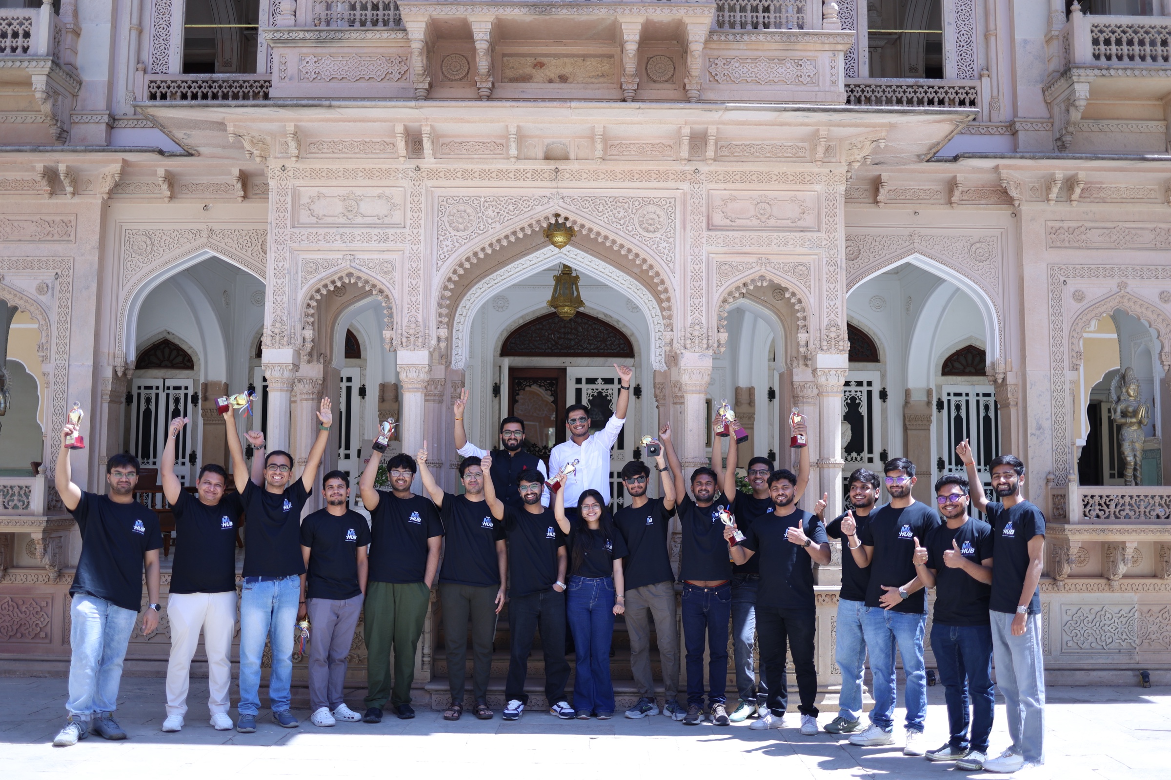 THE ML HUB GATE DA toppers and mentors group photo at felicitation ceremony